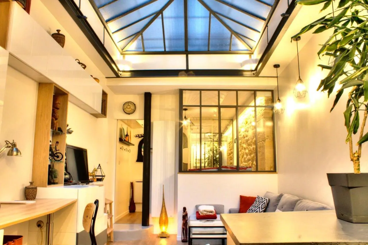 Former Art Studio Under Glass Roof In Strasbourg St-Denis Paris Welkeys